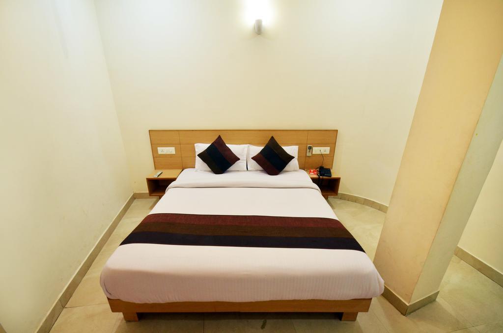 Oyo 1676 Hotel Sukhmani 암리차르 외부 사진